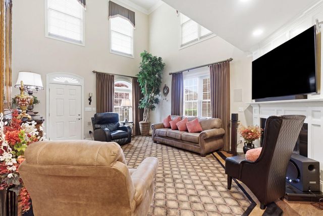 933 Star Shoot Parkway, Lexington, KY 40509