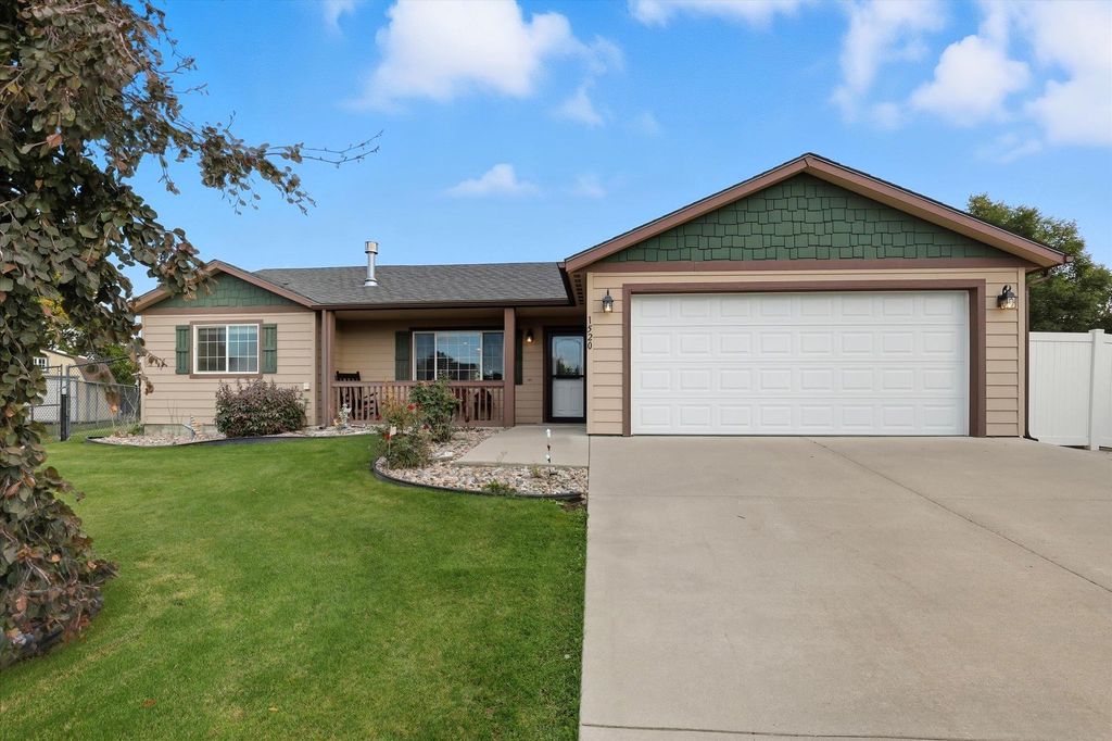 1520 E First Ct, Deer Park, WA 99006