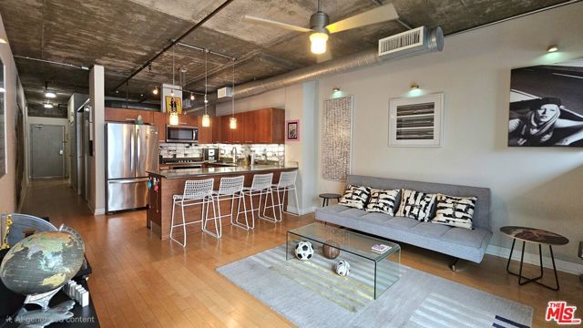 645 W 9th Street 609, Los Angeles, CA 90015