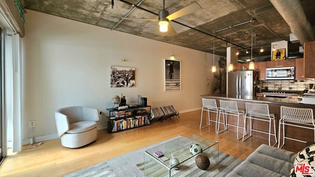 645 W 9th Street 609, Los Angeles, CA 90015