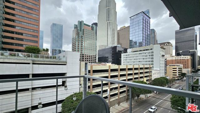 645 W 9th Street 609, Los Angeles, CA 90015