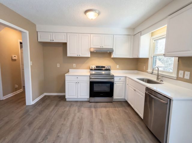 1157 Woodbridge Dr, Clarksville, TN 37042