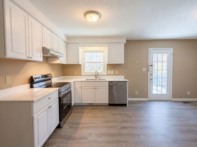 1157 Woodbridge Dr, Clarksville, TN 37042