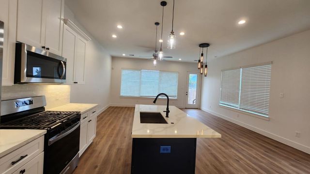 126 Amundsen Street A, Houston, TX 77009