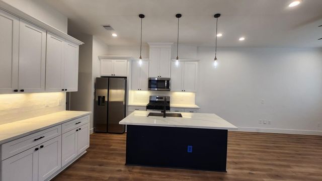 126 Amundsen Street A, Houston, TX 77009