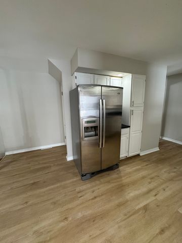 1616 Glenwood Avenue, Joliet, IL 60435