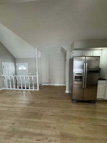 1616 Glenwood Avenue, Joliet, IL 60435