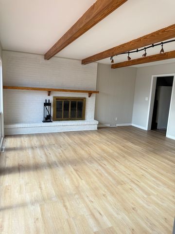 1616 Glenwood Avenue, Joliet, IL 60435