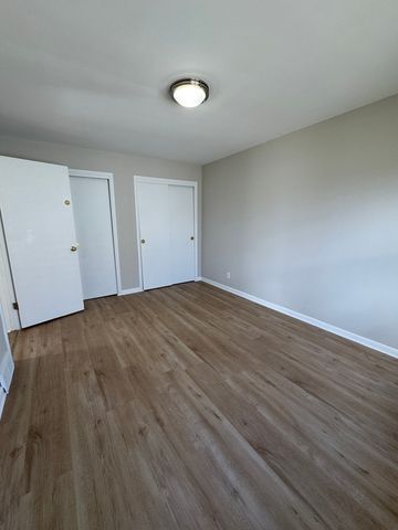 1616 Glenwood Avenue, Joliet, IL 60435