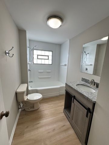 1616 Glenwood Avenue, Joliet, IL 60435