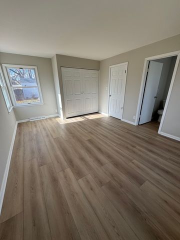 1616 Glenwood Avenue, Joliet, IL 60435