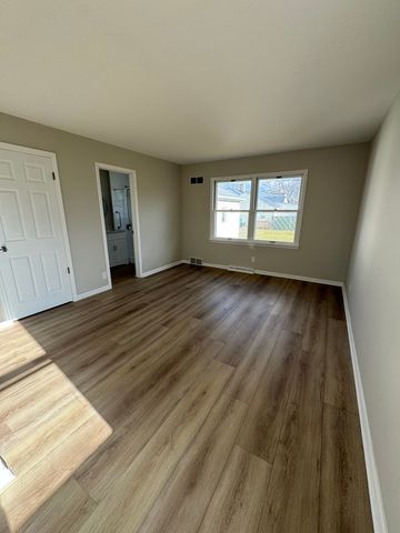 1616 Glenwood Avenue, Joliet, IL 60435