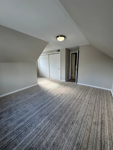 1616 Glenwood Avenue, Joliet, IL 60435