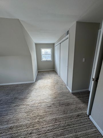 1616 Glenwood Avenue, Joliet, IL 60435