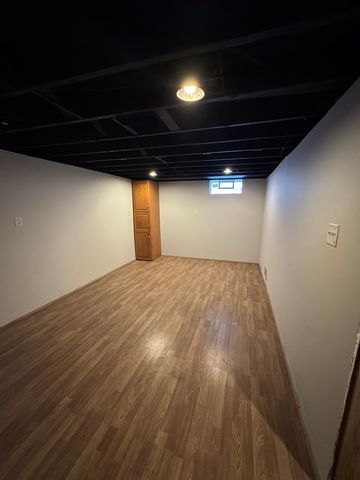 1616 Glenwood Avenue, Joliet, IL 60435