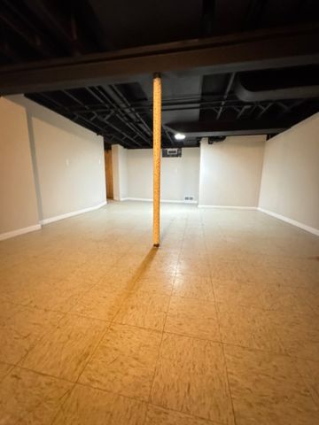 1616 Glenwood Avenue, Joliet, IL 60435