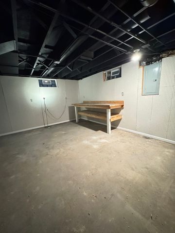 1616 Glenwood Avenue, Joliet, IL 60435