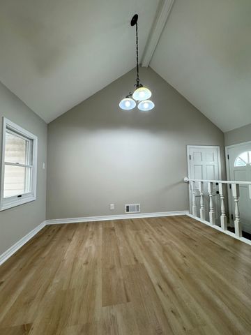 1616 Glenwood Avenue, Joliet, IL 60435