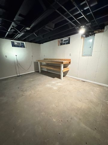 1616 Glenwood Avenue, Joliet, IL 60435