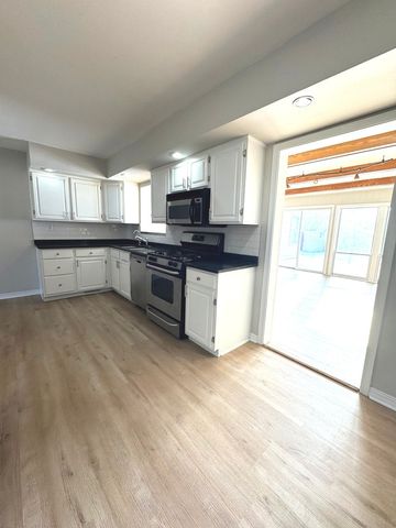 1616 Glenwood Avenue, Joliet, IL 60435