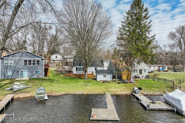 3822 Langley Drive, Pinckney, MI 48169