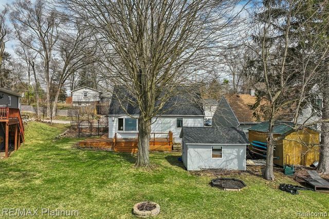 3822 Langley Drive, Pinckney, MI 48169
