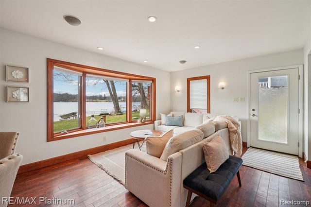 3822 Langley Drive, Pinckney, MI 48169