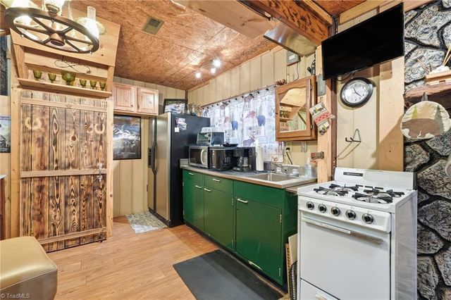 960 Riverview Road, Spencer, VA 24165