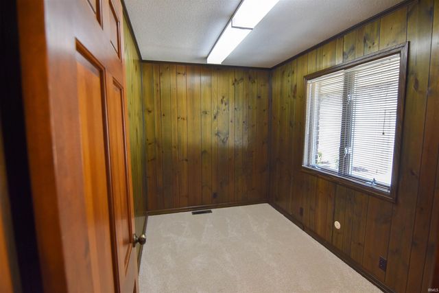 2000 W Boonville New Harmony Road, Evansville, IN 47725