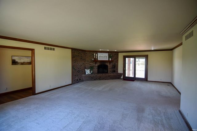2000 W Boonville New Harmony Road, Evansville, IN 47725