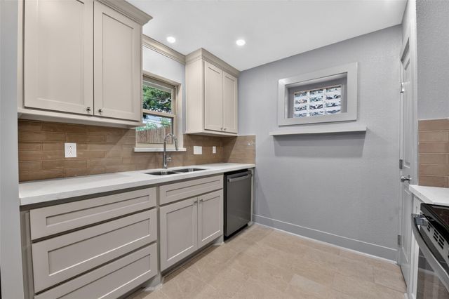 4131 Knotty Oaks Trail, Houston, TX 77045