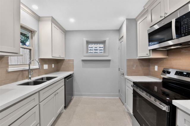 4131 Knotty Oaks Trail, Houston, TX 77045
