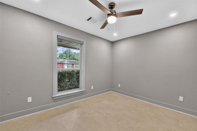 4131 Knotty Oaks Trail, Houston, TX 77045