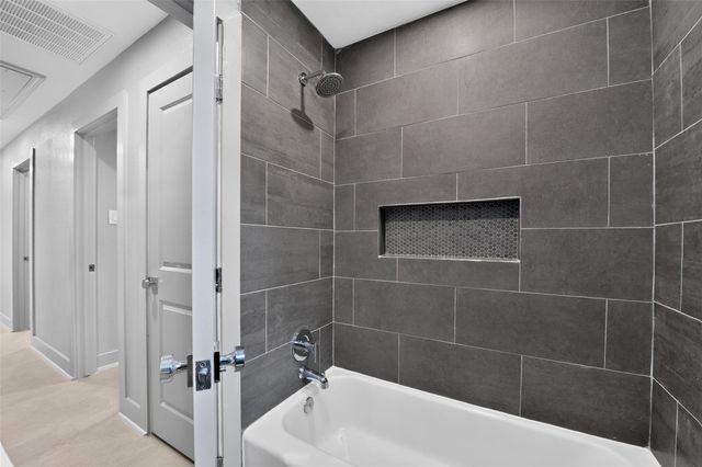 4131 Knotty Oaks Trail, Houston, TX 77045