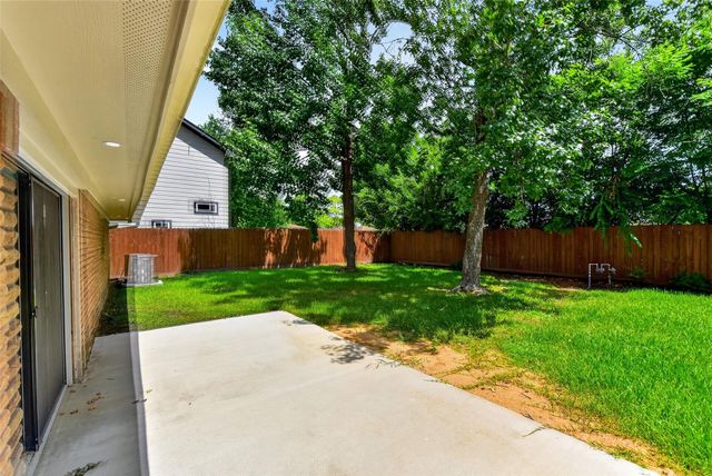 4131 Knotty Oaks Trail, Houston, TX 77045