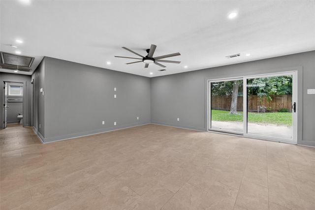 4131 Knotty Oaks Trail, Houston, TX 77045