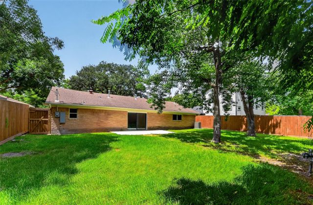 4131 Knotty Oaks Trail, Houston, TX 77045
