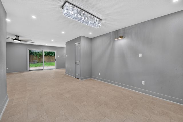 4131 Knotty Oaks Trail, Houston, TX 77045