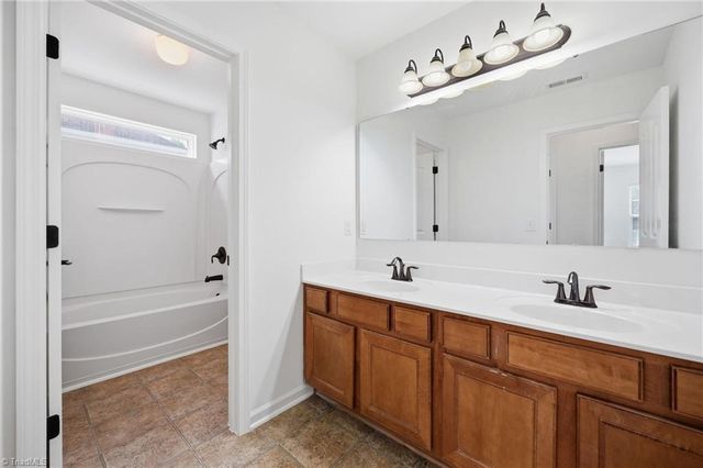 4365 Glenmore Creek Drive, Winston-salem, NC 27107