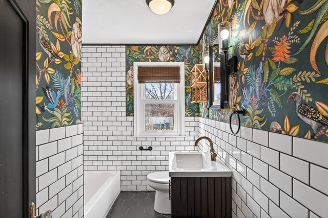 2672 Parkview Boulevard, Robbinsdale, MN 55422