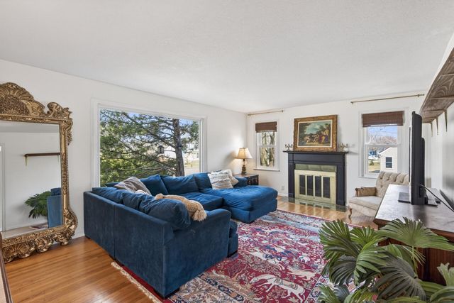 2672 Parkview Boulevard, Robbinsdale, MN 55422