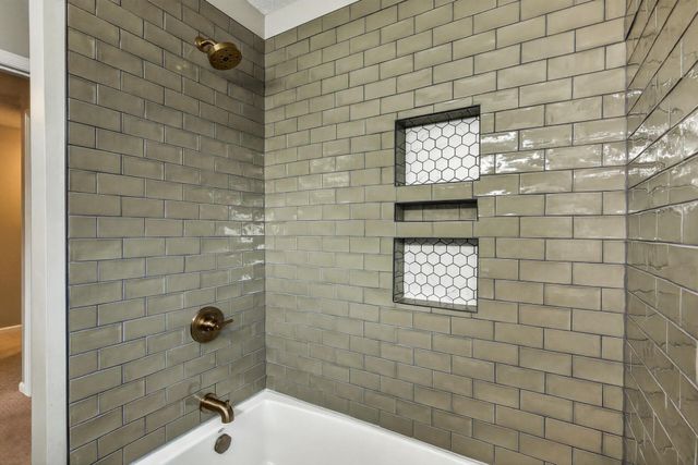 2672 Parkview Boulevard, Robbinsdale, MN 55422