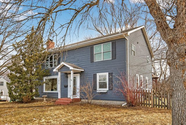 2672 Parkview Boulevard, Robbinsdale, MN 55422