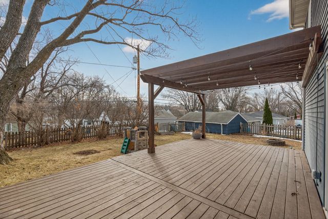 2672 Parkview Boulevard, Robbinsdale, MN 55422