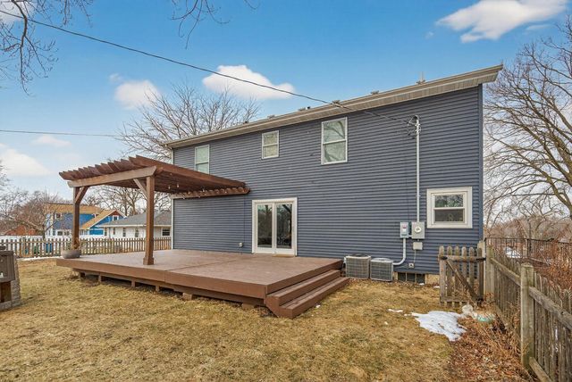 2672 Parkview Boulevard, Robbinsdale, MN 55422