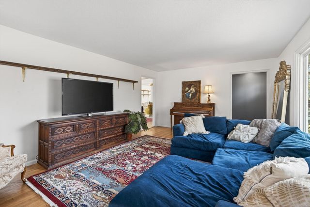 2672 Parkview Boulevard, Robbinsdale, MN 55422