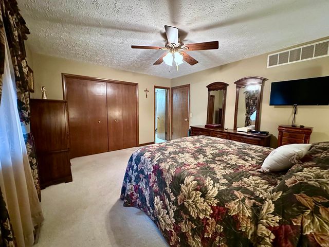 3031 S US Highway 231, Huntingburg, IN 47542