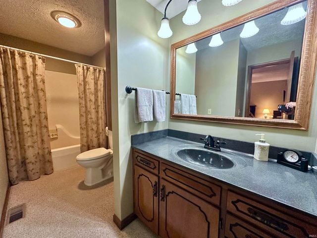 3031 S US Highway 231, Huntingburg, IN 47542