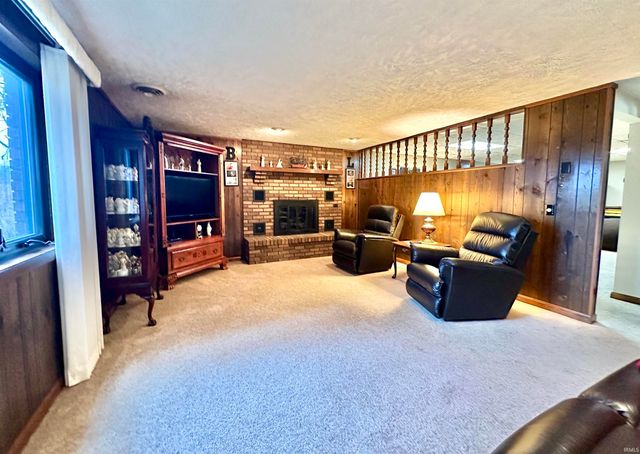 3031 S US Highway 231, Huntingburg, IN 47542