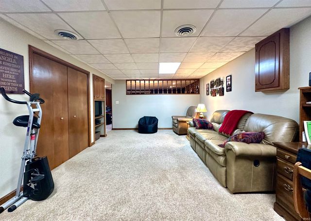 3031 S US Highway 231, Huntingburg, IN 47542